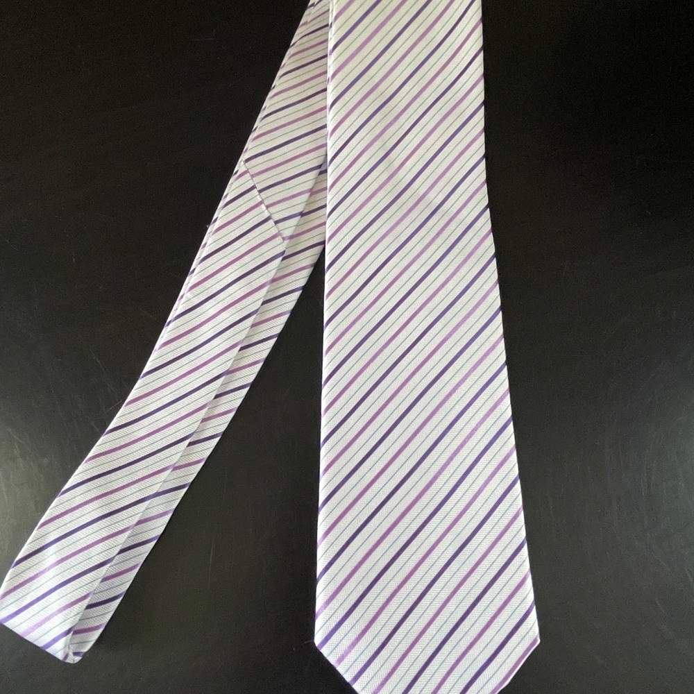 Geoffrey Beene Lavender and White Striped Tie